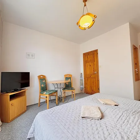 לינה וארוחת בוקר Camino 3*